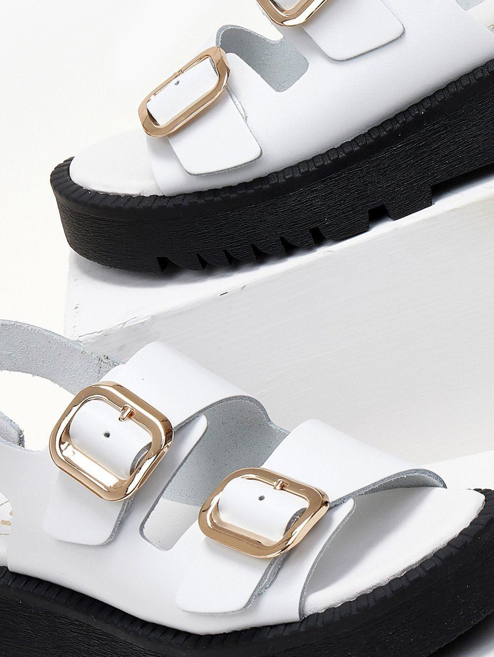 Σανδάλια δερμάτινα με velcro λουράκι TFP - Λευκό - thefashionproject.gr - TFP