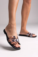 Σανδάλια δερμάτινα ponyskin με print - Μαύρο/Ταμπα - thefashionproject.gr - CARAD
