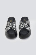 Σανδάλια flatforms crossover με print Estil - Μαύρο - thefashionproject.gr - Estil