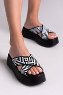 Σανδάλια flatforms crossover με print Estil - Μαύρο - thefashionproject.gr - Estil