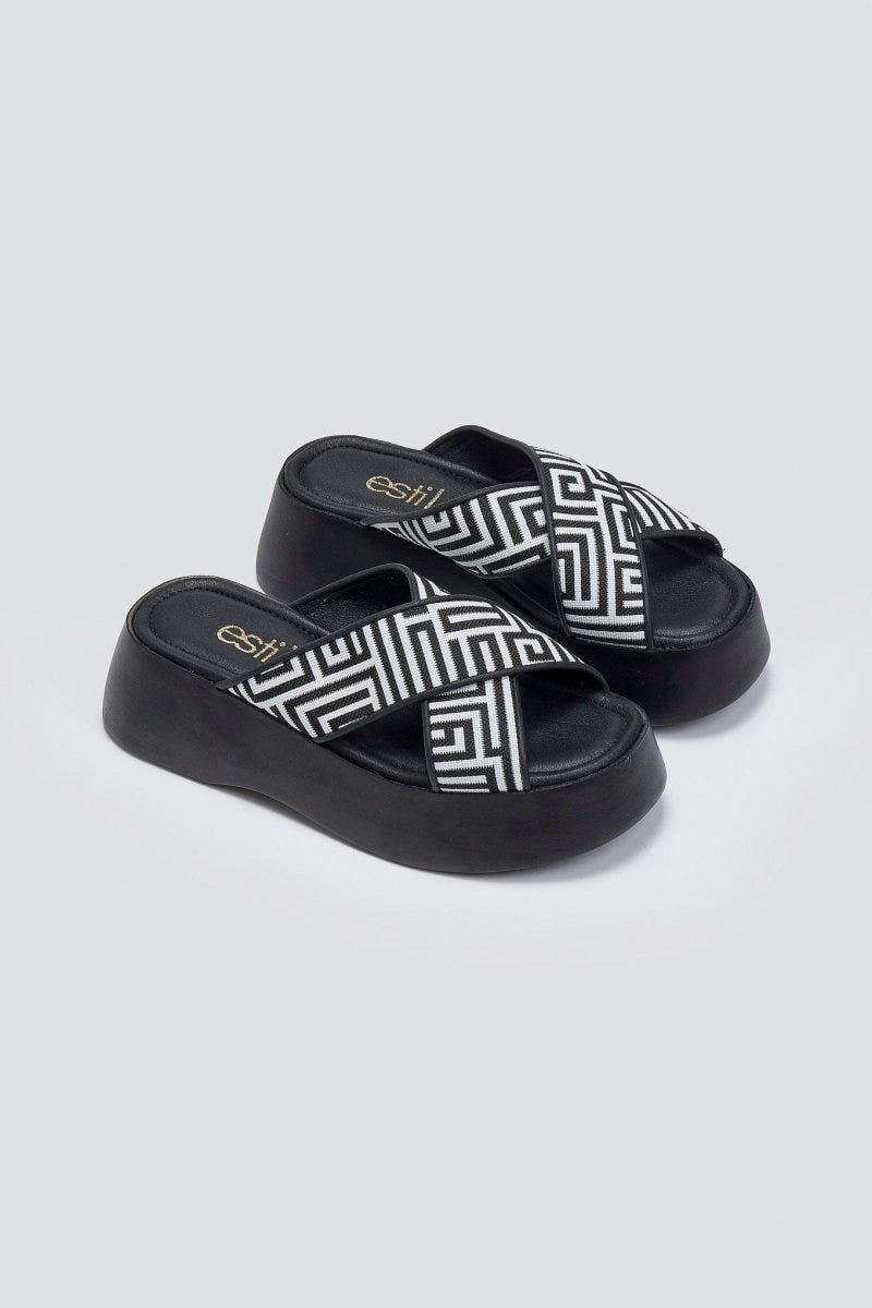 Σανδάλια flatforms crossover με print Estil - Μαύρο - thefashionproject.gr - Estil
