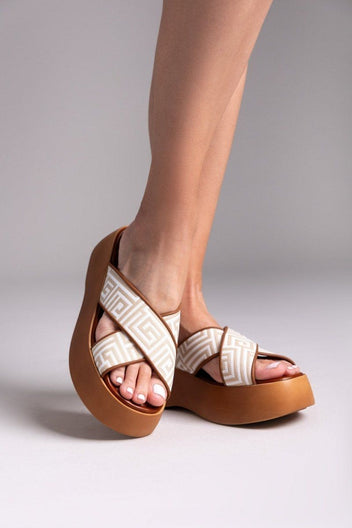 Σανδάλια flatforms crossover με print Estil - Ταμπά - thefashionproject.gr - Estil