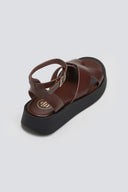 Σανδάλια flatforms crossover Tfp - Καφέ - thefashionproject.gr - TFP