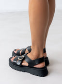Σανδάλια flatforms δερμάτινα crossover TFP - Μαύρο - thefashionproject.gr - TFP