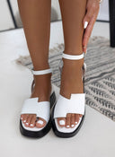 Σανδάλια flatforms δερμάτινα με άνιση φάσα tfp - Λευκό - thefashionproject.gr - TFP