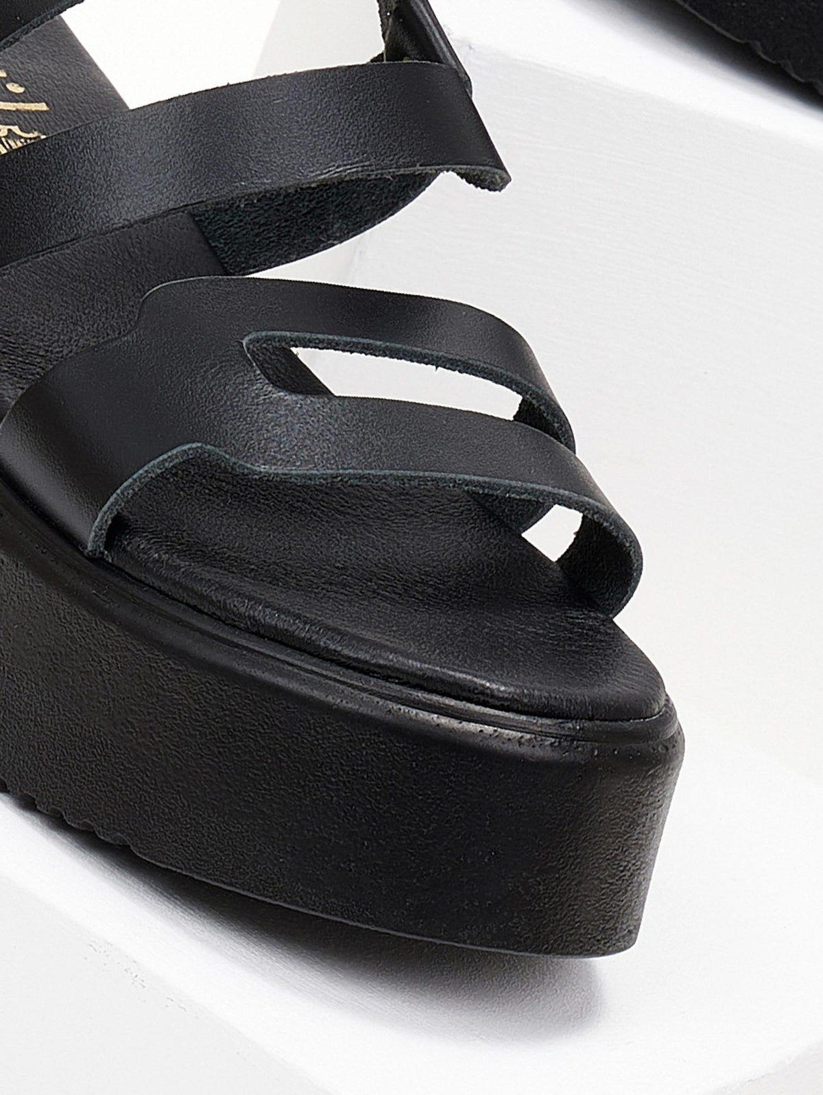 Σανδάλια flatforms δερμάτινα με ανοίγματα estil - Μαύρο - thefashionproject.gr - Estil
