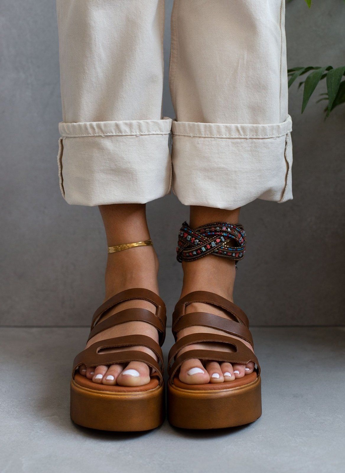 Σανδάλια flatforms δερμάτινα με ανοίγματα estil - Ταμπά - thefashionproject.gr - Estil