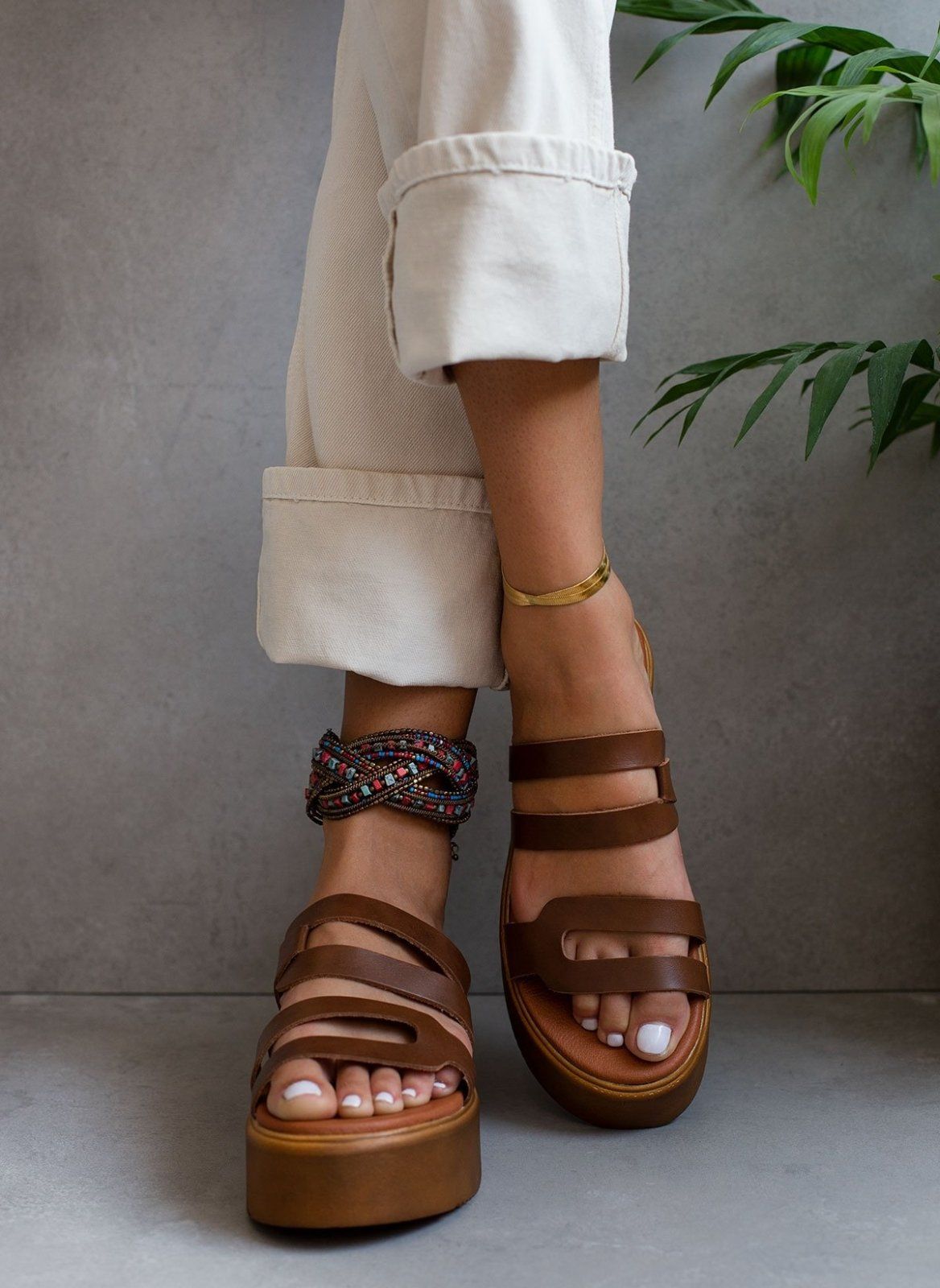 Σανδάλια flatforms δερμάτινα με ανοίγματα estil - Ταμπά - thefashionproject.gr - Estil