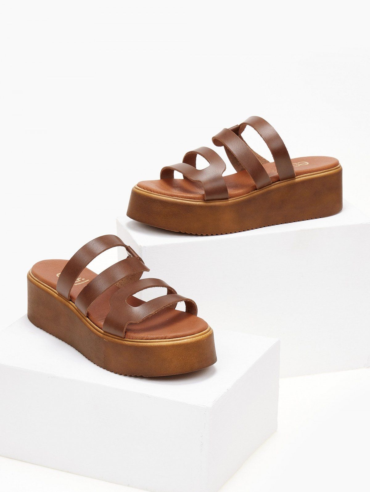 Σανδάλια flatforms δερμάτινα με ανοίγματα estil - Ταμπά - thefashionproject.gr - Estil
