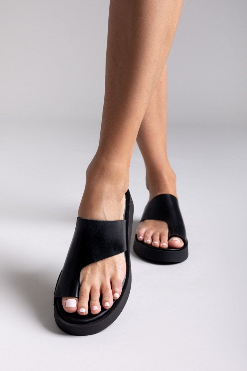 Σανδάλια flatforms δερμάτινα με δάκτυλο Tfp - Μαύρο - thefashionproject.gr - TFP