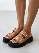 Σανδάλια flatforms δερμάτινα με διπλή φάσα TFP - Mocha - thefashionproject.gr - TFP