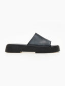Σανδάλια flatforms δερμάτινα με φαρδιά φάσα Iris Sandals - Μαύρο - thefashionproject.gr - IRIS