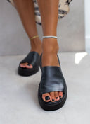 Σανδάλια flatforms δερμάτινα με φαρδιά φάσα Iris Sandals - Μαύρο - thefashionproject.gr - IRIS