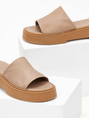 Σανδάλια flatforms δερμάτινα με φαρδιά φάσα Iris Sandals - Μπεζ - thefashionproject.gr - IRIS