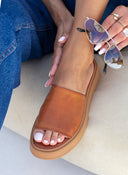 Σανδάλια flatforms δερμάτινα με φαρδιά φάσα Iris Sandals - Ταμπά - thefashionproject.gr - IRIS
