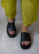 Σανδάλια flatforms δερμάτινα με φαρδιά φάσα tfp - Μαύρο - thefashionproject.gr - TFP