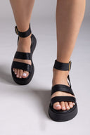 Σανδάλια flatforms δερμάτινα με φάσες TFP - Μαύρο - thefashionproject.gr - TFP