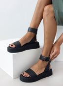 Σανδάλια flatforms δερμάτινα με μπαρέτα TFP - Μαύρο - thefashionproject.gr - TFP