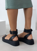 Σανδάλια flatforms δερμάτινα με μπαρέτα TFP - Μαύρο - thefashionproject.gr - TFP