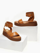 Σανδάλια flatforms δερμάτινα με μπαρέτα TFP - Ταμπά - thefashionproject.gr - TFP