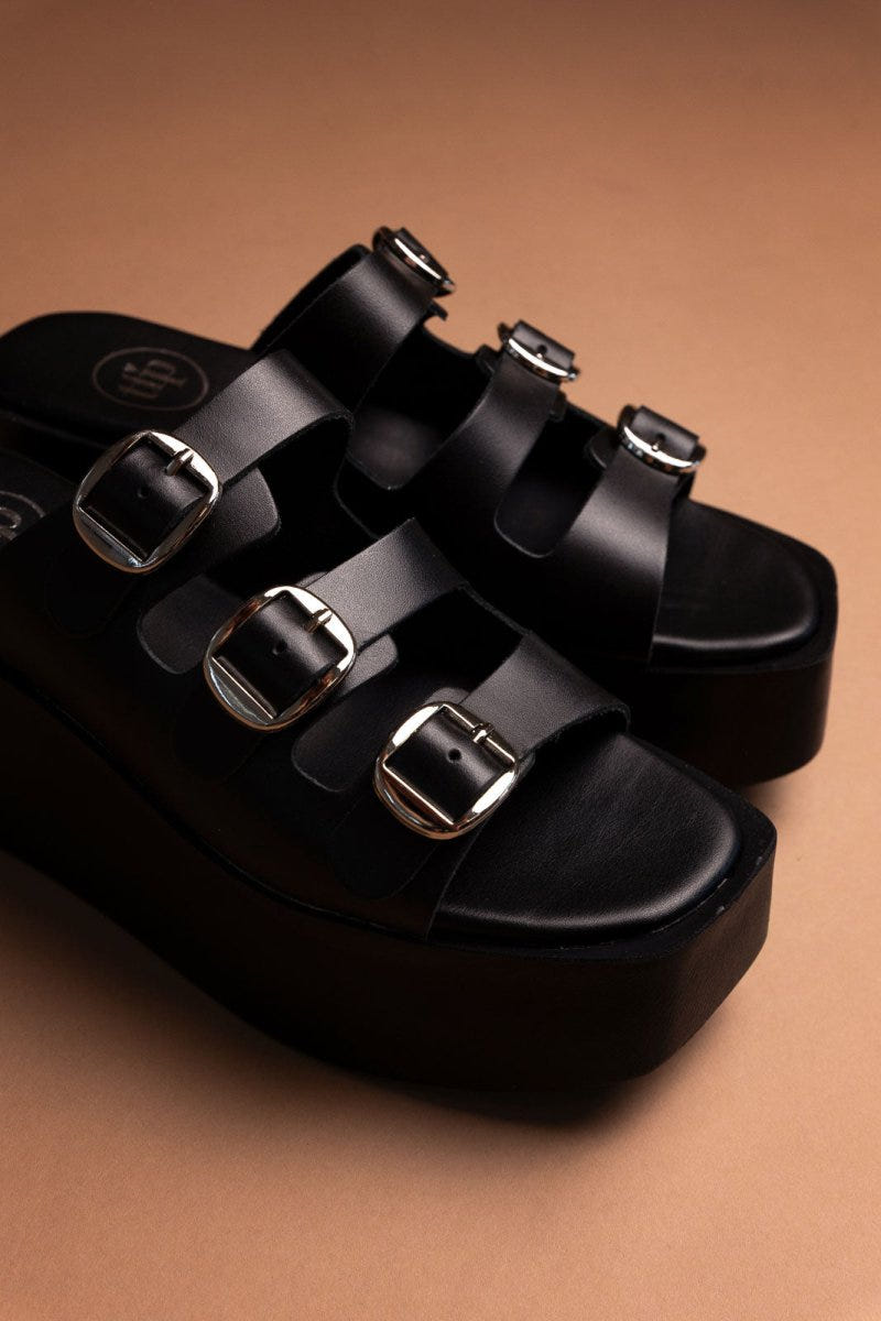 Σανδάλια flatforms δερμάτινα με τοκάδες Tfp - Μαύρο - thefashionproject.gr - TFP