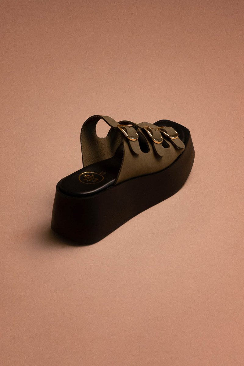 Σανδάλια flatforms δερμάτινα με τοκάδες Tfp - Χακί - thefashionproject.gr - TFP