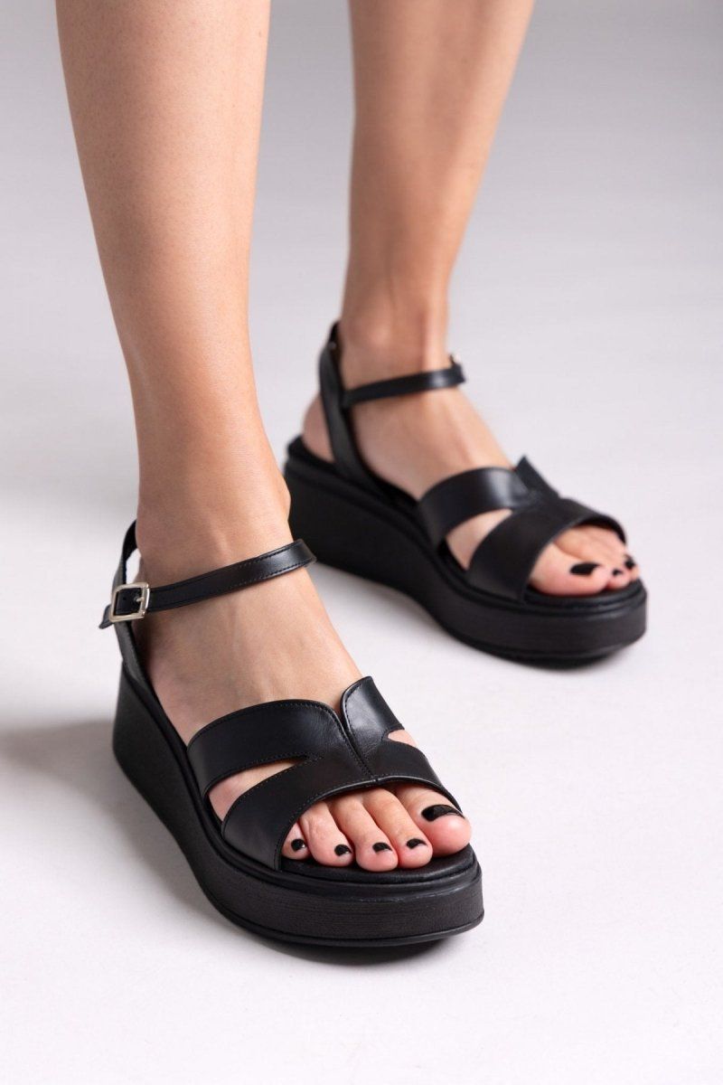 Σανδάλια flatforms δερμάτινα TFP - Μαύρο - thefashionproject.gr - TFP
