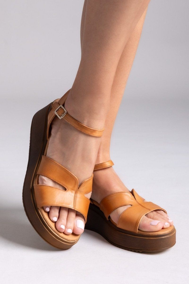 Σανδάλια flatforms δερμάτινα TFP - Ταμπά - thefashionproject.gr - TFP
