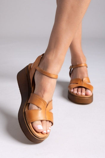 Σανδάλια flatforms δερμάτινα TFP - Ταμπά - thefashionproject.gr - TFP