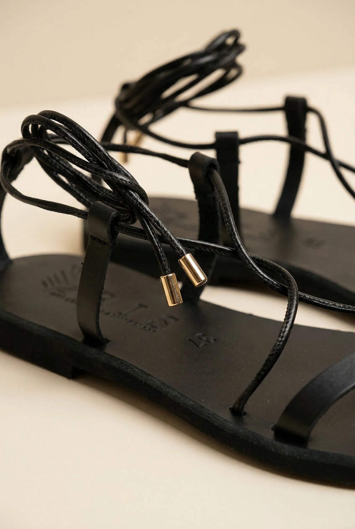 Leder Lace-up Sandalen – Schwarz