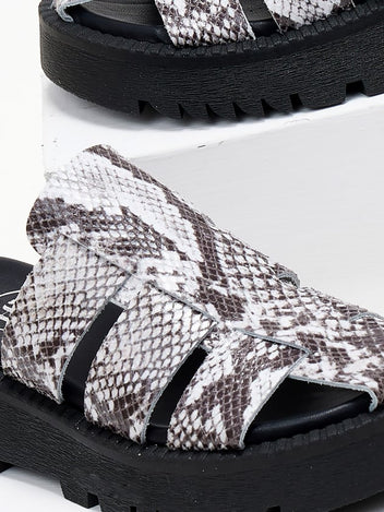 Σανδάλια flatforms fisherman με print TFP - Λευκό/Μαύρο - thefashionproject.gr - TFP
