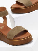 Σανδάλια flatforms καστόρινα Estil - Λαδί - thefashionproject.gr - Estil
