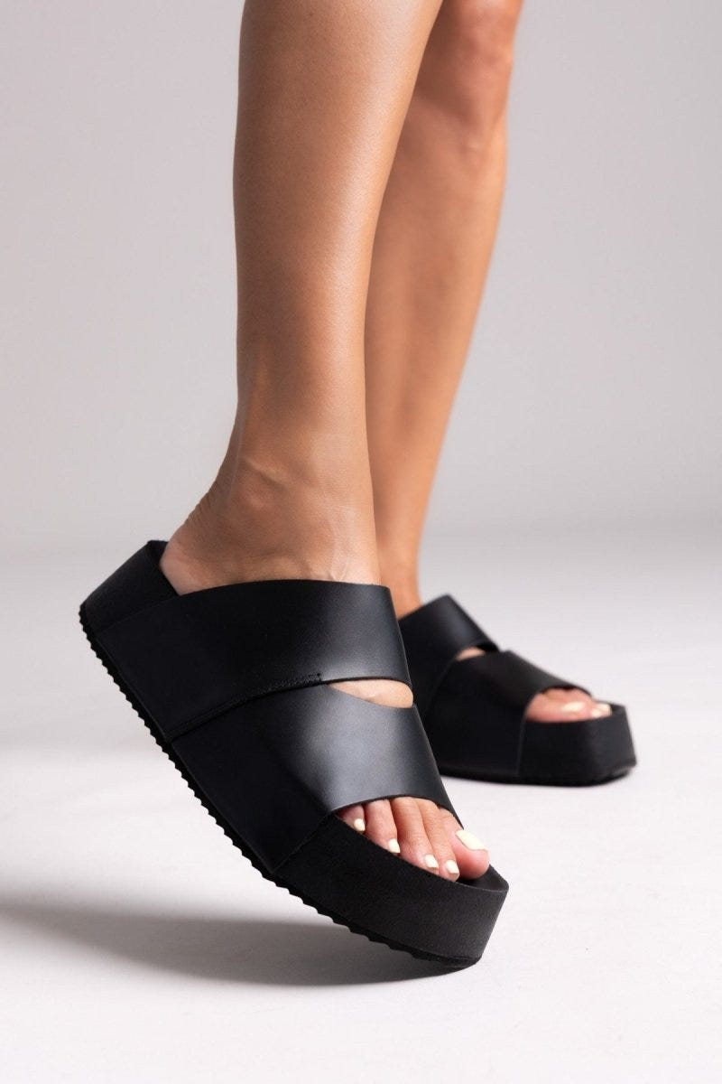 Σανδάλια flatforms με άνοιγμα Iris Sandals - Μαύρο - thefashionproject.gr - IRIS