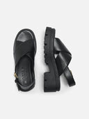 Σανδάλια flatforms με crossover φάσες ONLY 15340947 - Μαύρο - thefashionproject.gr - ONLY