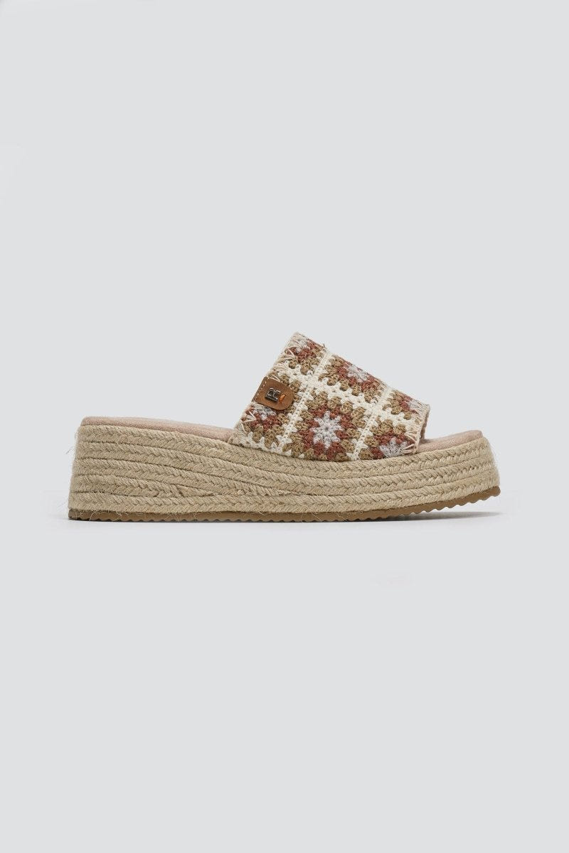 Σανδάλια flatforms με πλεκτό σχέδιο Refresh 172842 - Μπεζ - thefashionproject.gr - Refresh