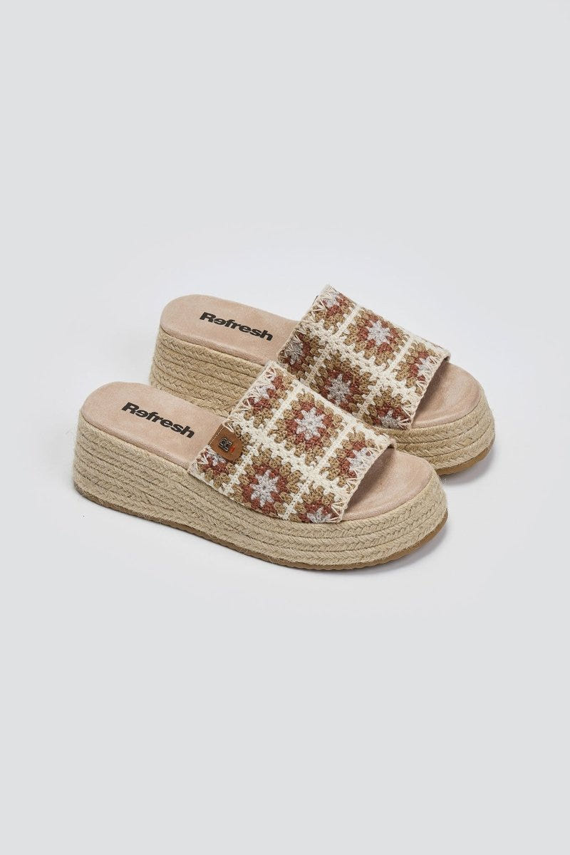 Σανδάλια flatforms με πλεκτό σχέδιο Refresh 172842 - Μπεζ - thefashionproject.gr - Refresh