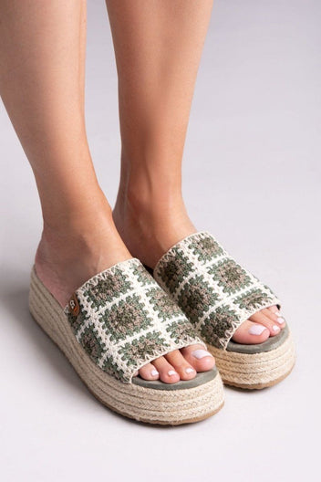 Σανδάλια flatforms με πλεκτό σχέδιο Refresh 172842 - Χακί - thefashionproject.gr - Refresh