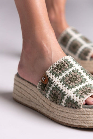 Σανδάλια flatforms με πλεκτό σχέδιο Refresh 172842 - Χακί - thefashionproject.gr - Refresh