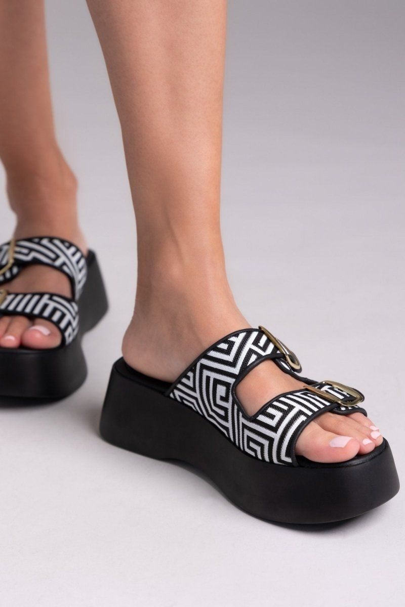 Σανδάλια flatforms με print Estil - Μαύρο - thefashionproject.gr - Estil
