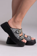 Σανδάλια flatforms με print Estil - Μαύρο - thefashionproject.gr - Estil
