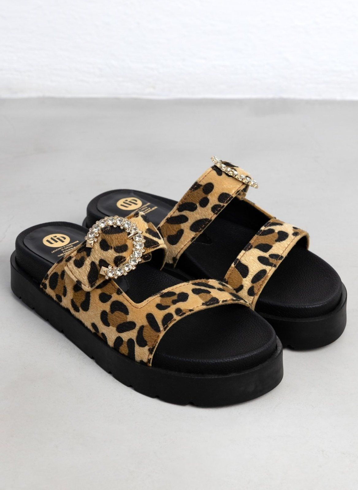 Σανδάλια flatforms με print και τοκά με στρας TFP - Leopard - thefashionproject.gr - TFP