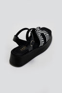 Σανδάλια flatforms με υφασμάτινη print φάσα Estil - Μαύρο - thefashionproject.gr - Estil