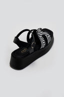 Σανδάλια flatforms με υφασμάτινη print φάσα Estil - Μαύρο - thefashionproject.gr - Estil