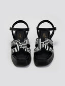 Σανδάλια flatforms με υφασμάτινη print φάσα Estil - Μαύρο - thefashionproject.gr - Estil