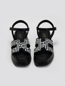Σανδάλια flatforms με υφασμάτινη print φάσα Estil - Μαύρο - thefashionproject.gr - Estil