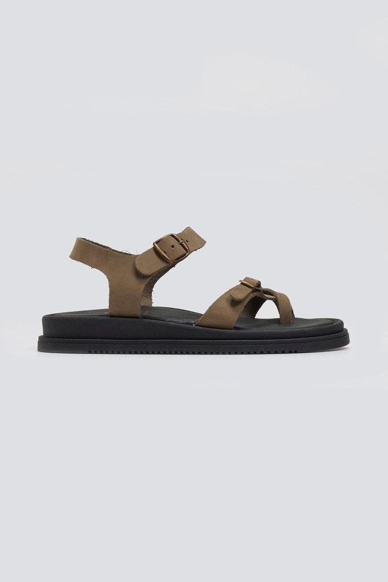 Σανδάλια flatforms nubuck δερμάτινα με μπαρέτα Estil - Λαδί - thefashionproject.gr - Estil
