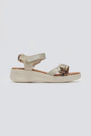 Σανδάλια flatforms σε συνδυασμό υλικών MARIAMARE - Μπεζ - thefashionproject.gr - MARIAMARE