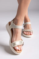 Σανδάλια flatforms σε συνδυασμό υλικών MARIAMARE - Μπεζ - thefashionproject.gr - MARIAMARE