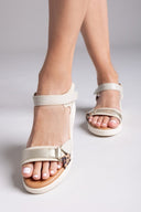 Σανδάλια flatforms σε συνδυασμό υλικών MARIAMARE - Μπεζ - thefashionproject.gr - MARIAMARE
