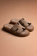 Σανδάλια καστόρινα με ανοίγματα - Τάουπε - thefashionproject.gr - Estil